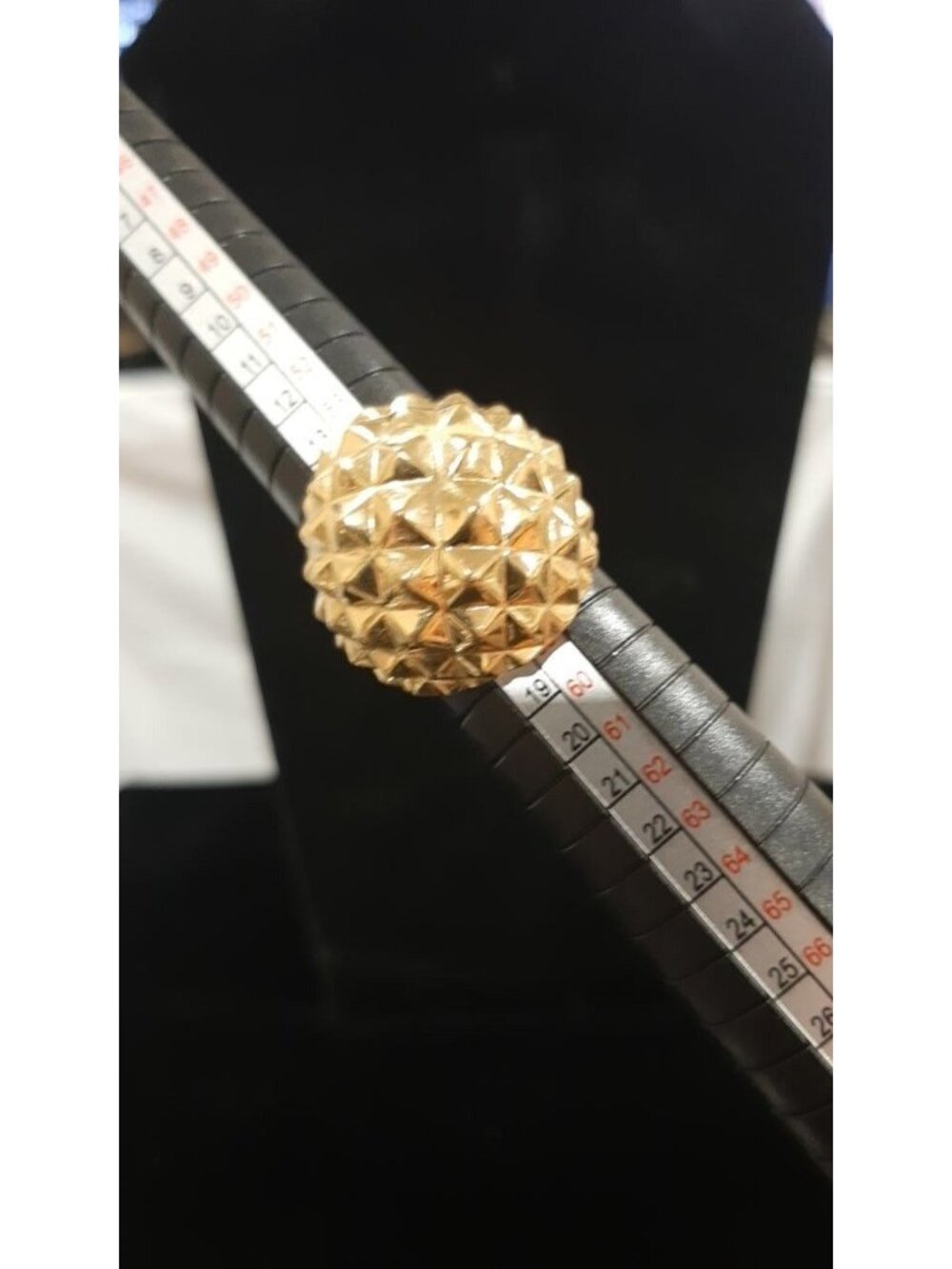 Kenneth Jay Lane KJL Gold-Tone Textured Statement Ring Sz 8 Bold Geometric Stud